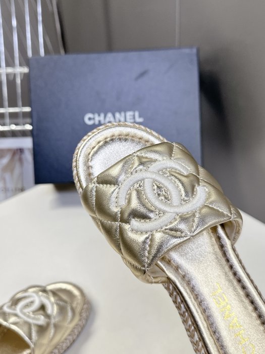 Шлепанцы фото 8