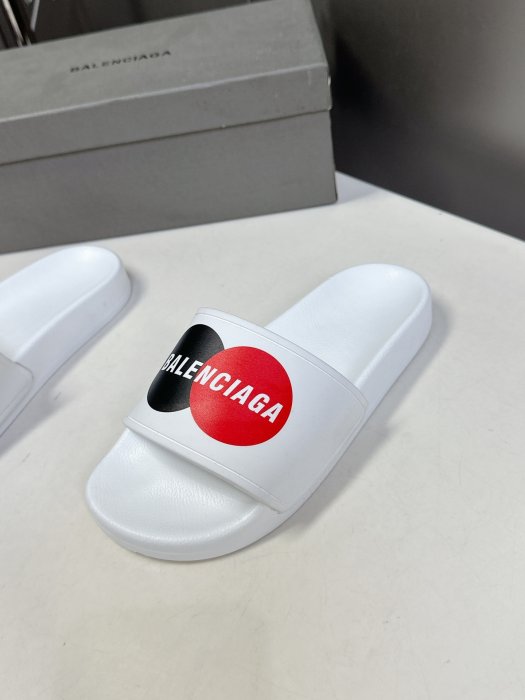 Шлепанцы фото 3