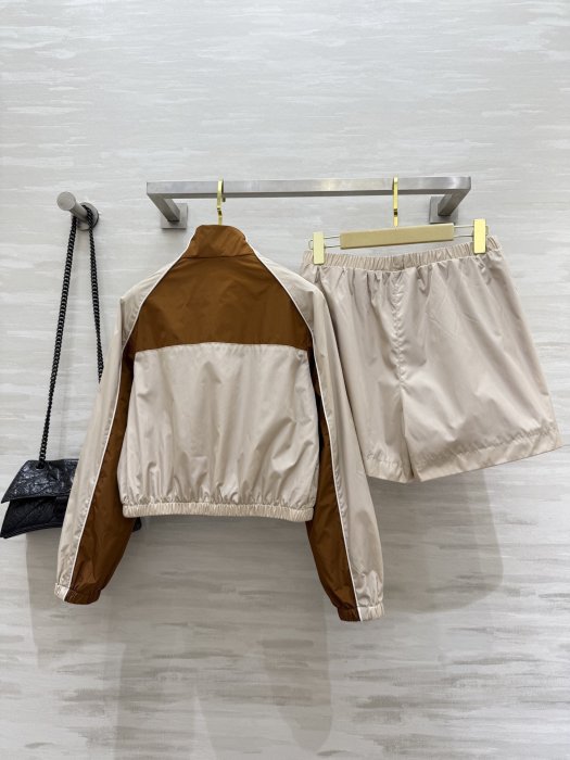 Костюм женский фото 8