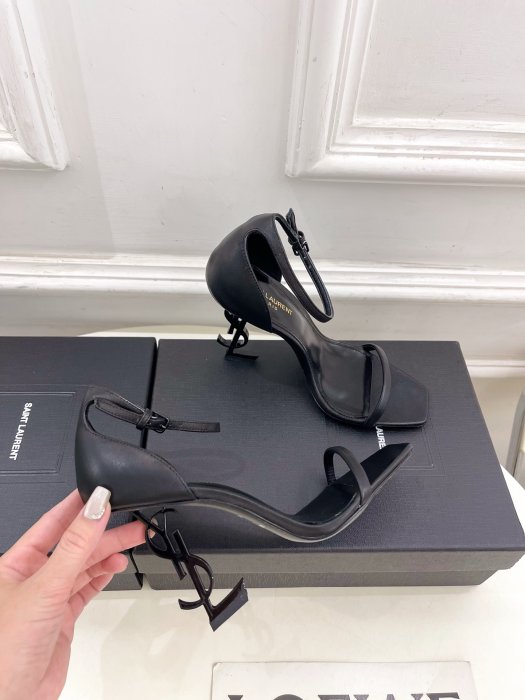 Босоножки фото 4