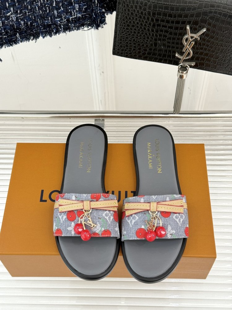 Шльопанці жіночі фото 4