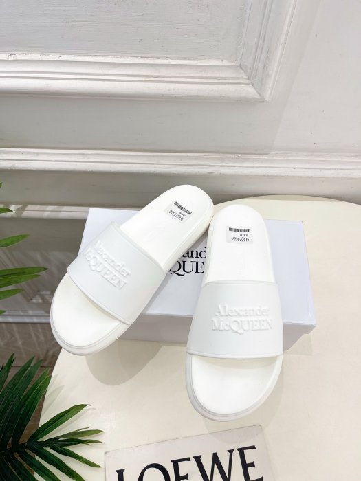 Шльопанці жіночі фото 5