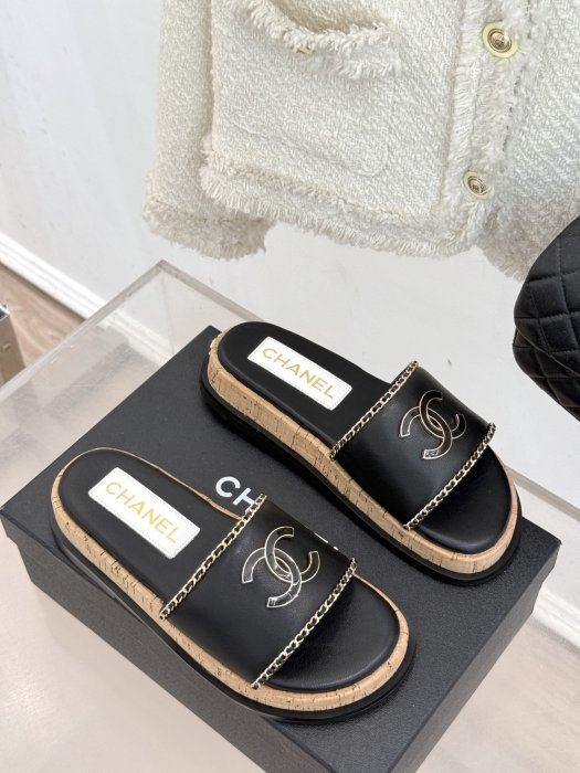 Шлепанцы фото 3