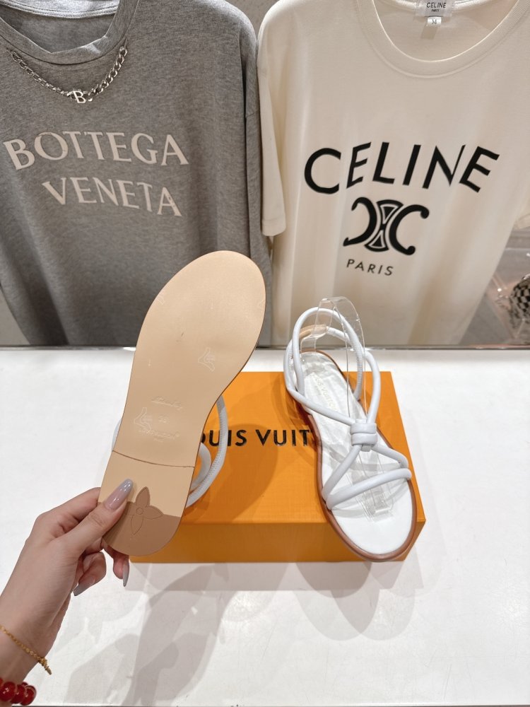 Сандалии женские фото 9