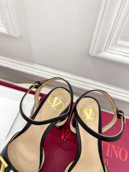 Босоножки фото 7