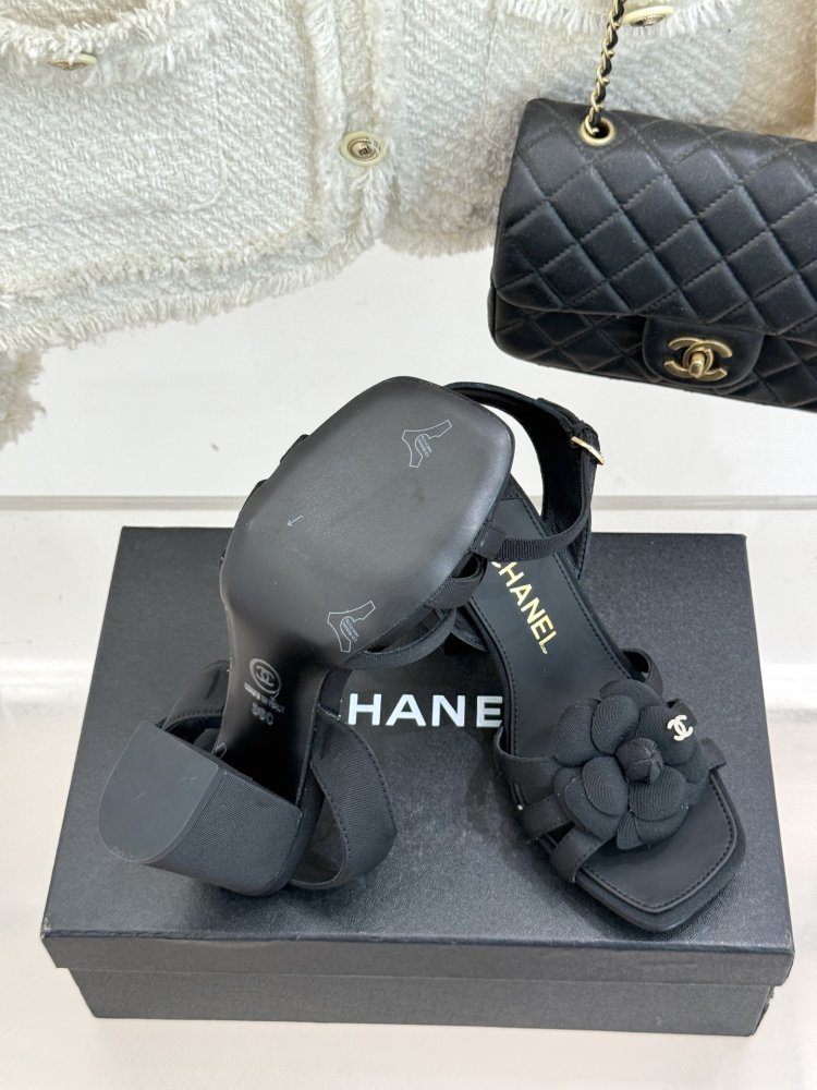 Босоножки фото 9