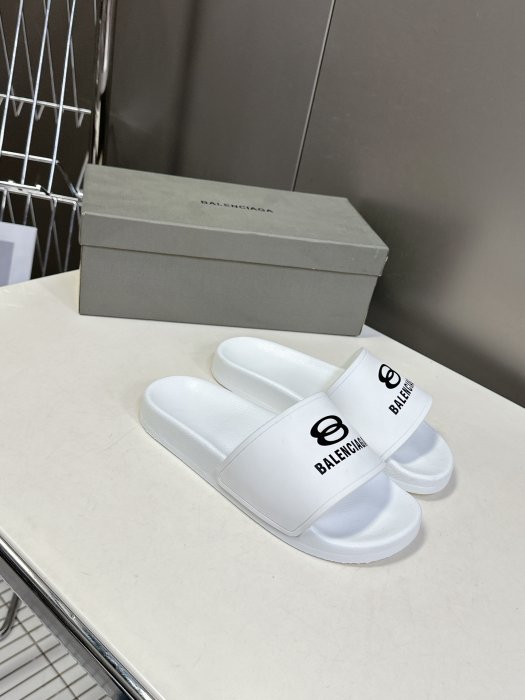 Шлепанцы фото 2