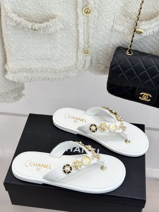 Шлепанцы фото 3