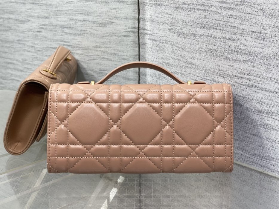 Сумка Miss Caro 24 см фото 4