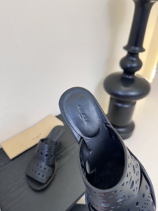 Босоножки фото 8