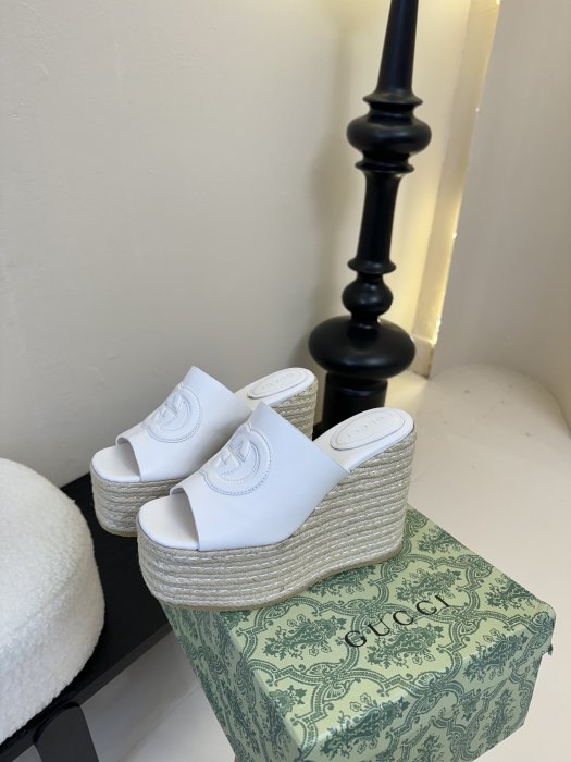 Босоножки фото 4