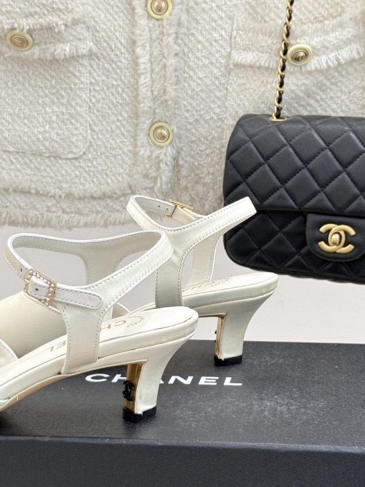 Босоножки фото 6