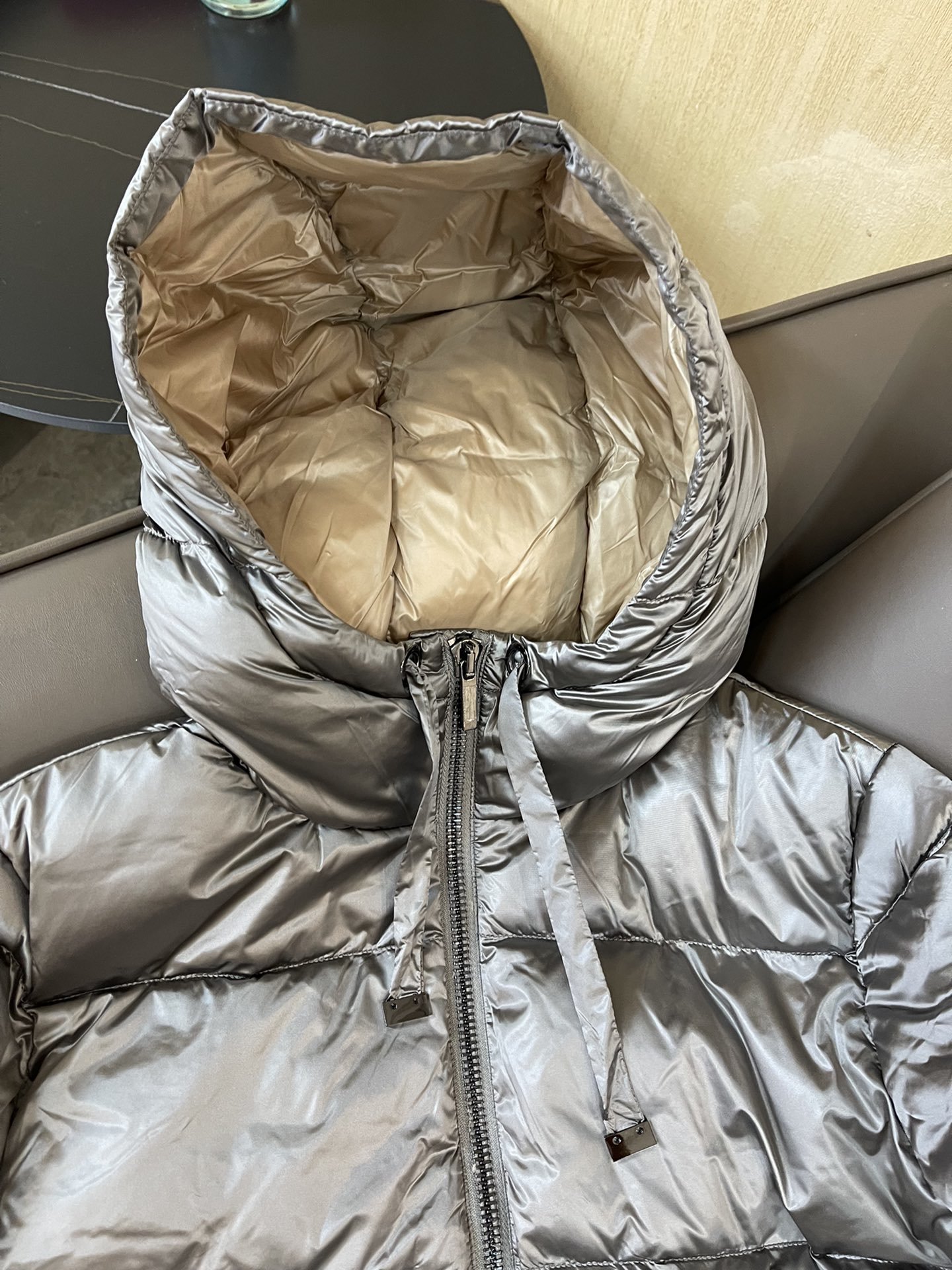 Down jacket female - the size L фото 3