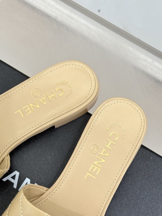 Шльопанці фото 8