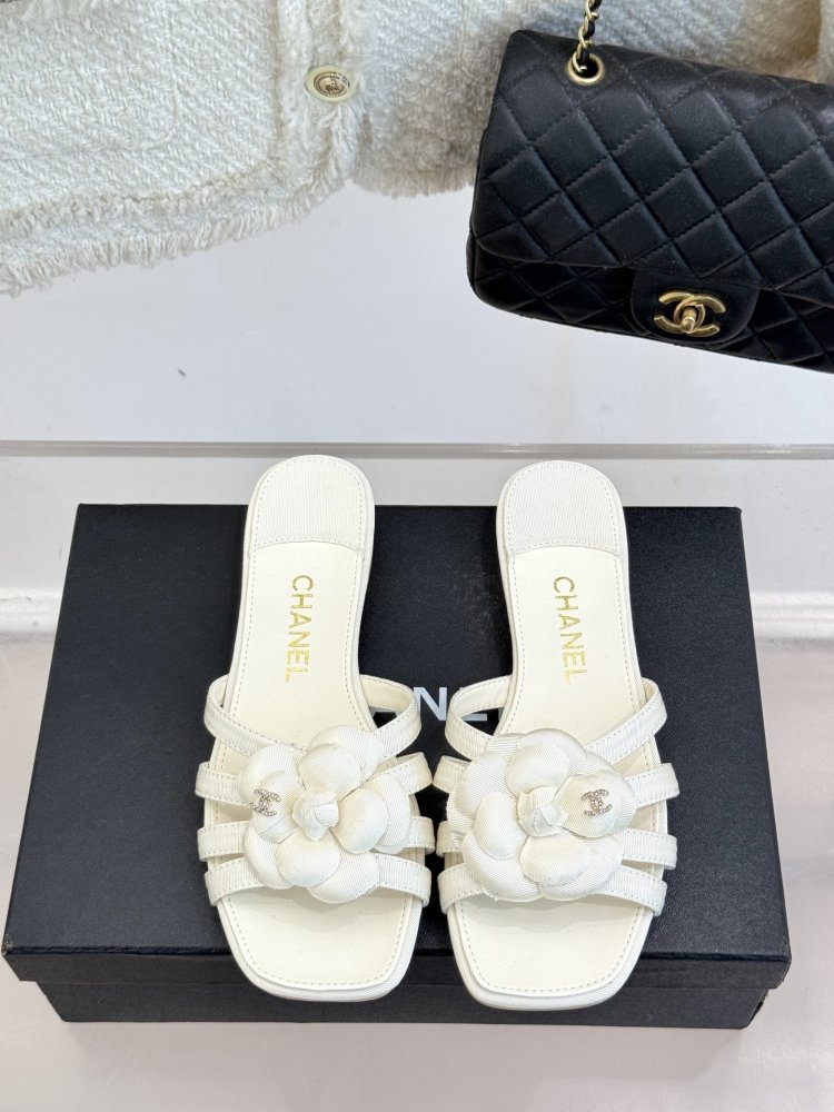 Шльопанці жіночі фото 4