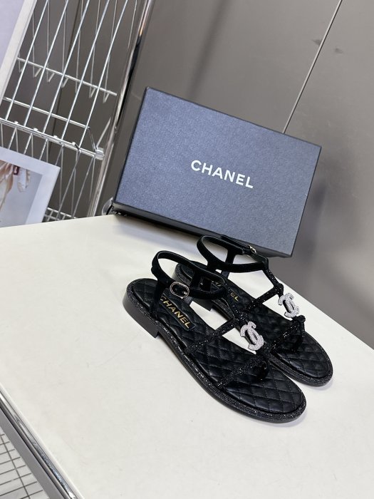 Сандалі жіночі фото 2