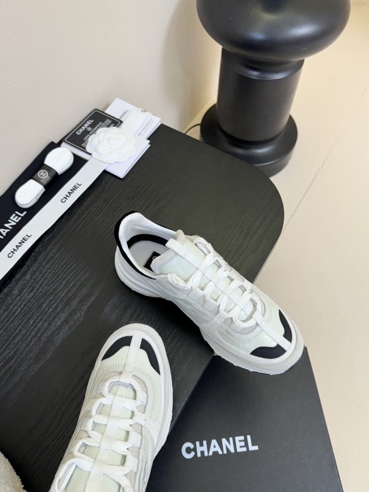 Кроссовки женские фото 4