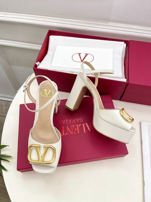 Босоножки фото 8