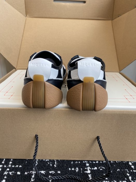 Кросівки фото 8