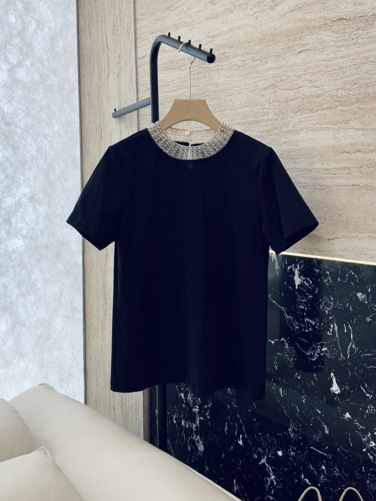 Футболка жіноча