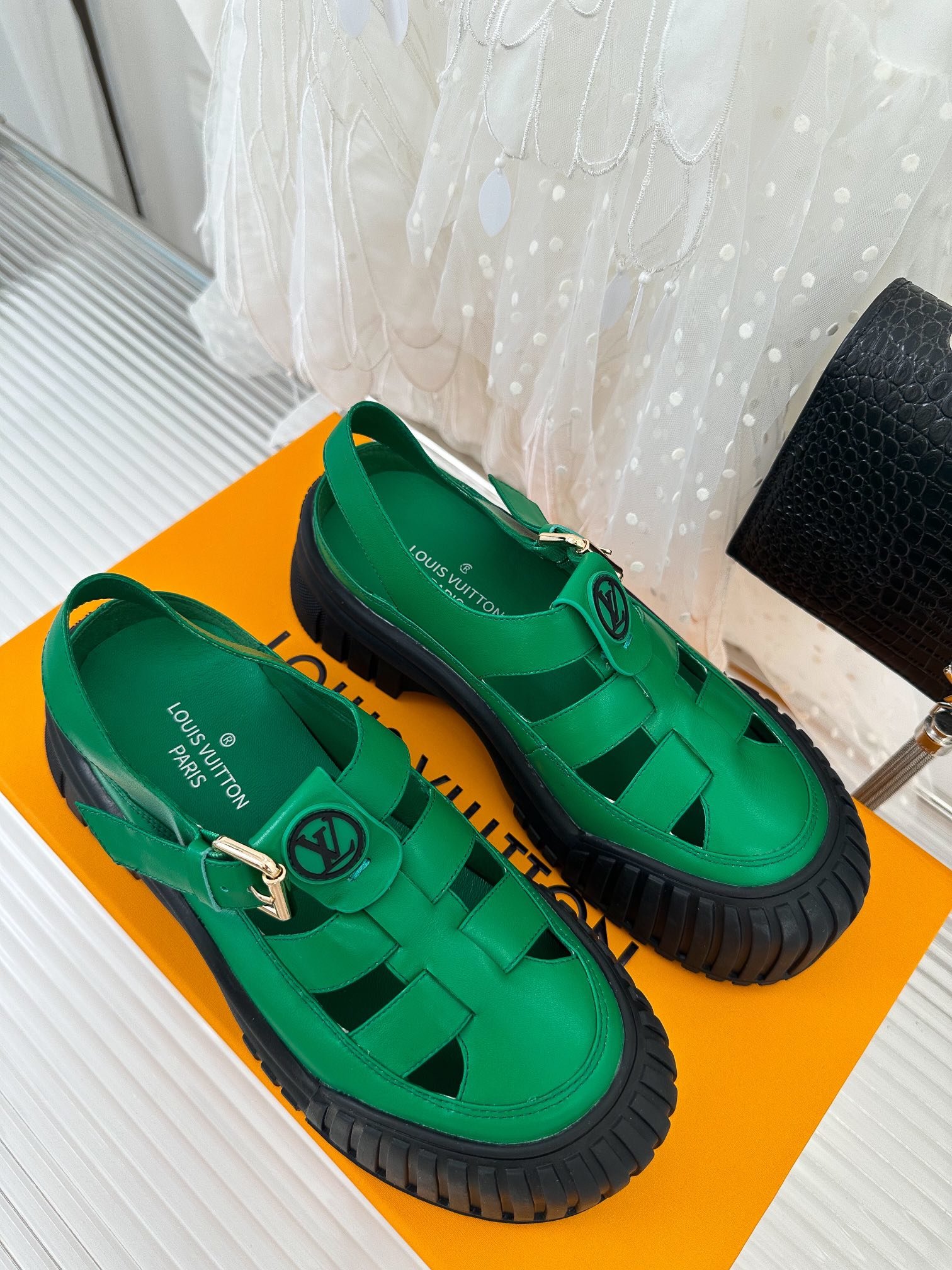 Sandals on platform 5 cm green фото 3