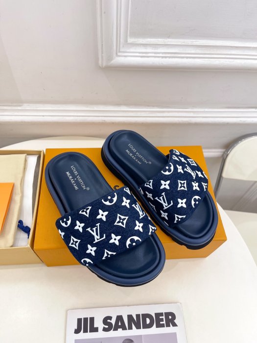 Шлепанцы женские фото 2