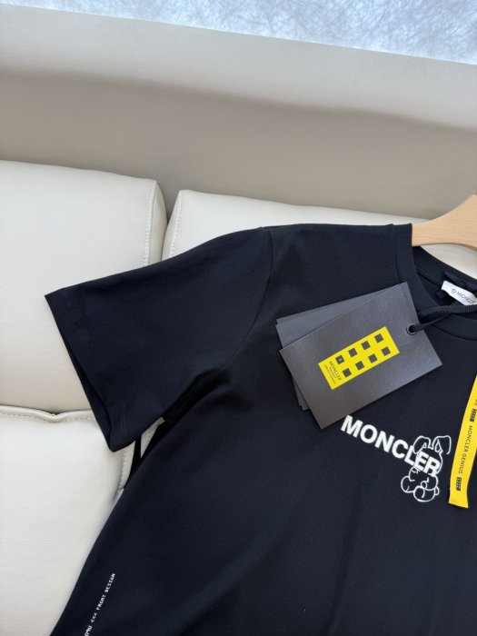 Футболка жіноча фото 5