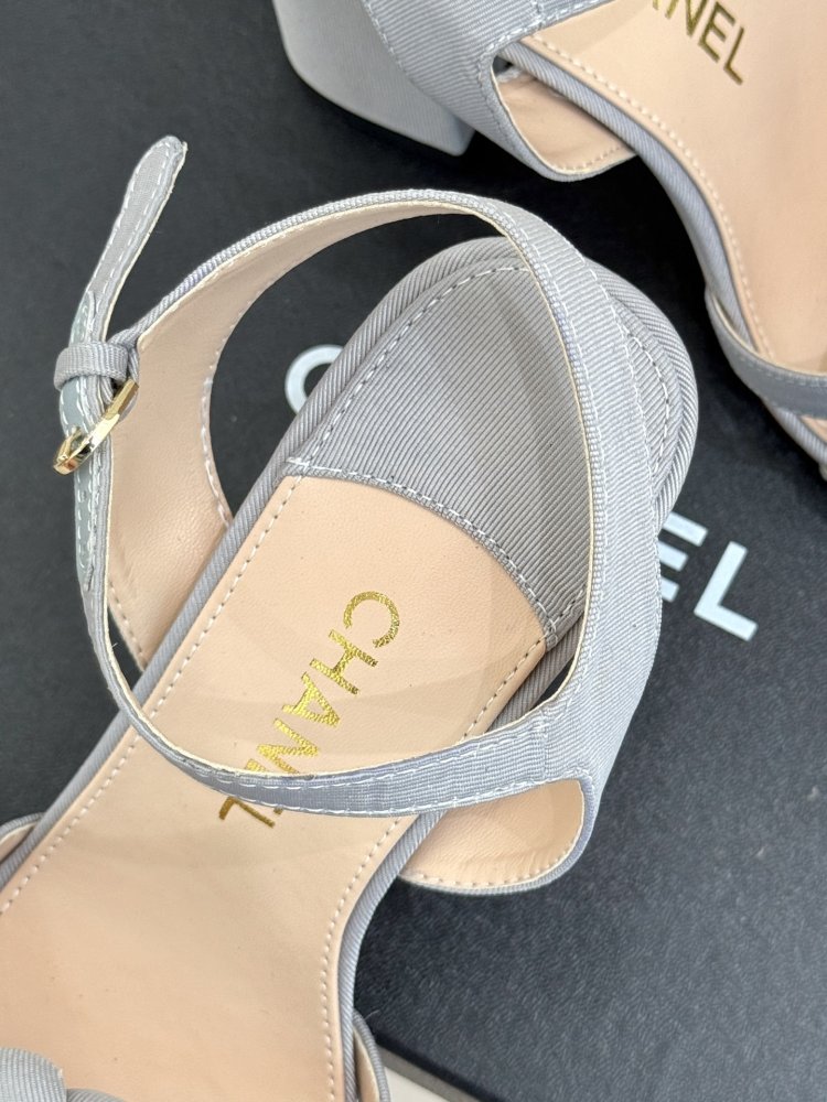 Босоножки фото 8