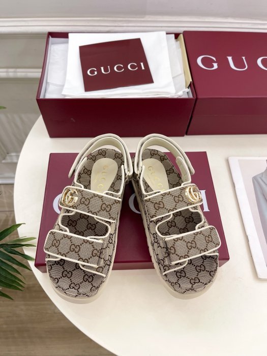 Sandals women's - the size 37