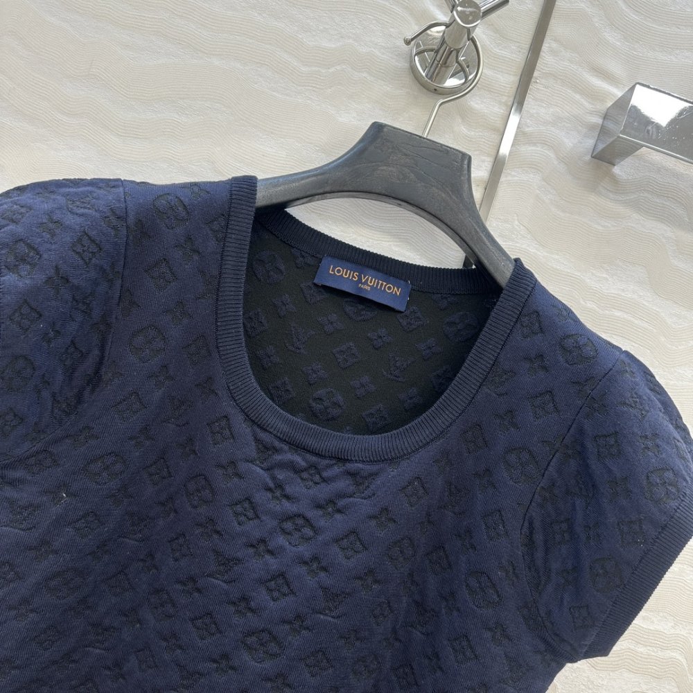 T-shirt women's фото 4