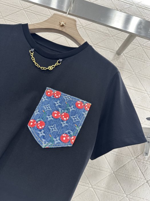 T-shirt women's фото 6