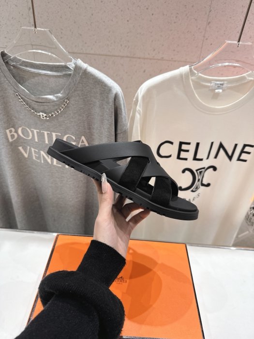 Шлепанцы женские фото 5