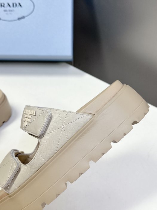 Шлепанцы фото 8