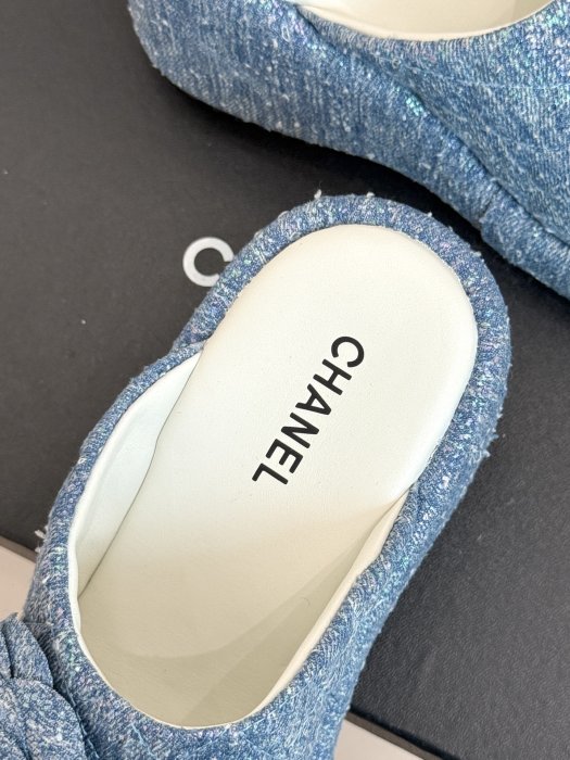 Шлепанцы женские фото 8