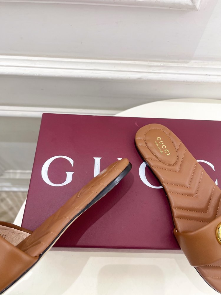 Шльопанці жіночі фото 8