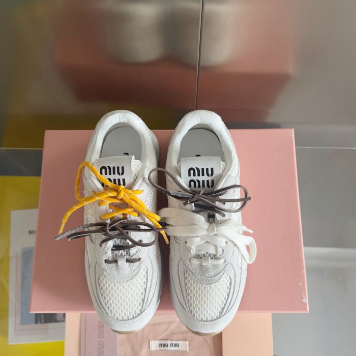 Кросівки фото 7