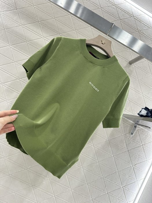 Футболка жіноча фото 6