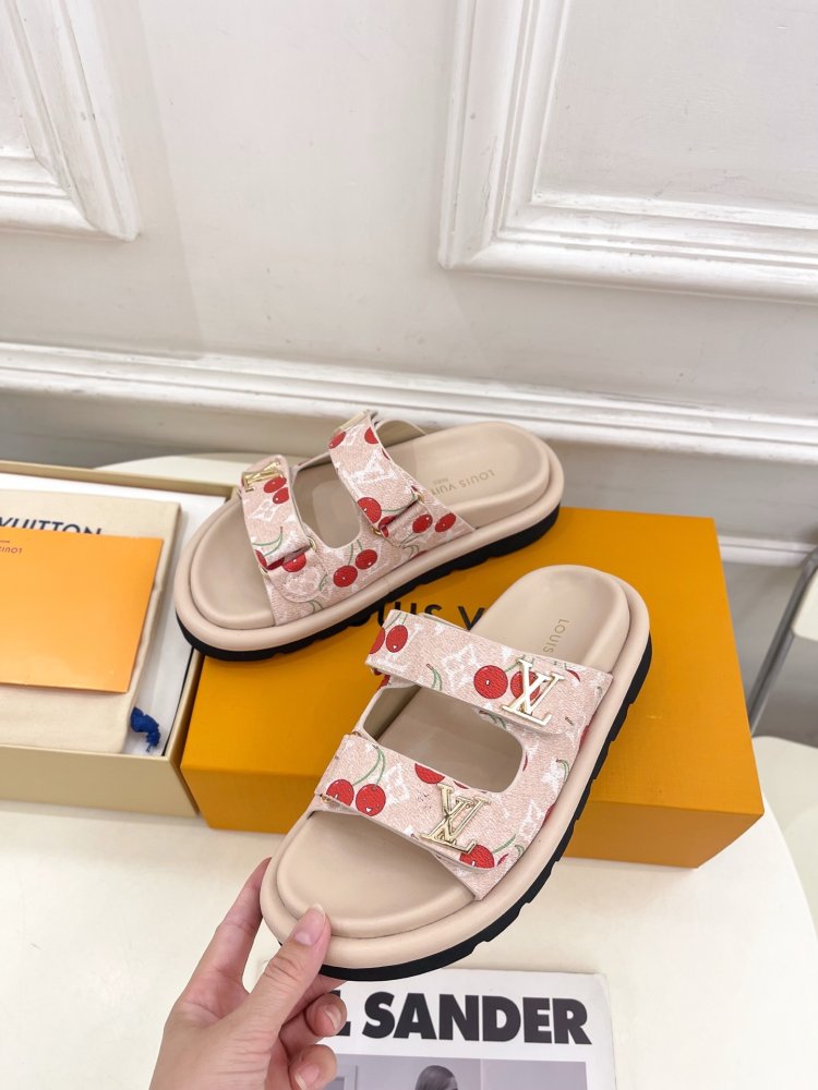 Шльопанці жіночі фото 3