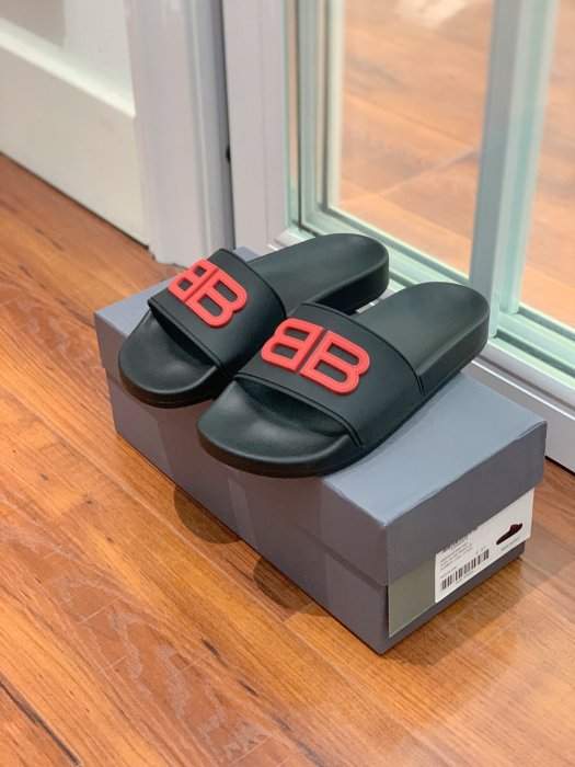 Шлепанцы фото 5