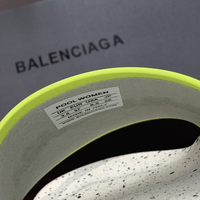 Шльопанці фото 8