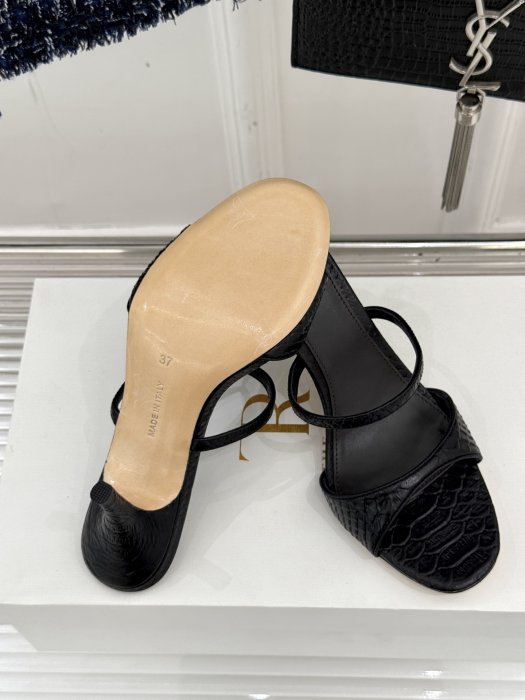 Босоножки фото 9