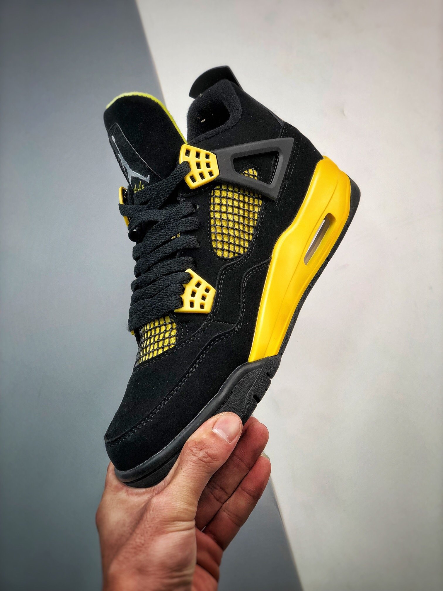 Кроссовки Air Jordan 4 Retro Thunder DH6927-017 фото 6