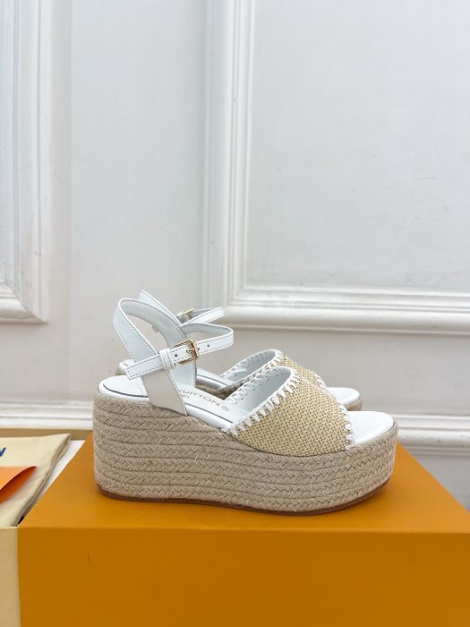 Босоножки фото 2