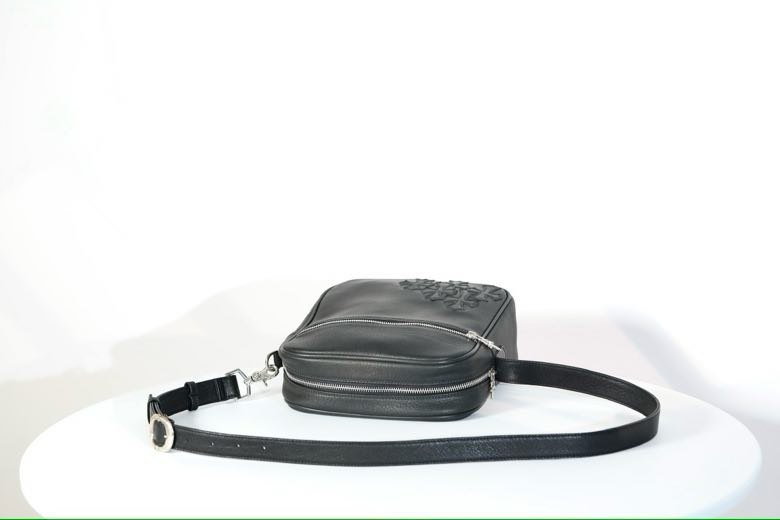 A bag across shoulder Taka фото 6