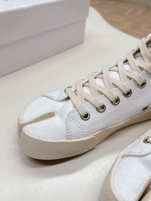 Кеди жіночі з роздвоєним носком фото 3