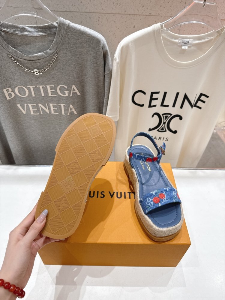 Sandals women's фото 9