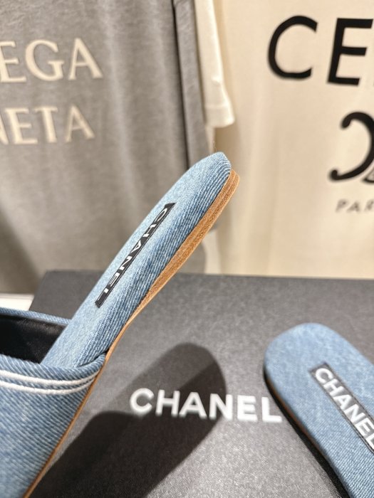 Шлепанцы фото 8