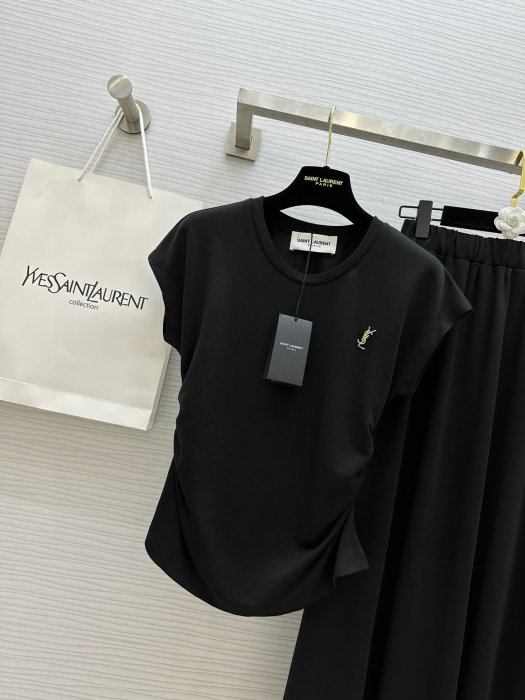 Костюм женский фото 2