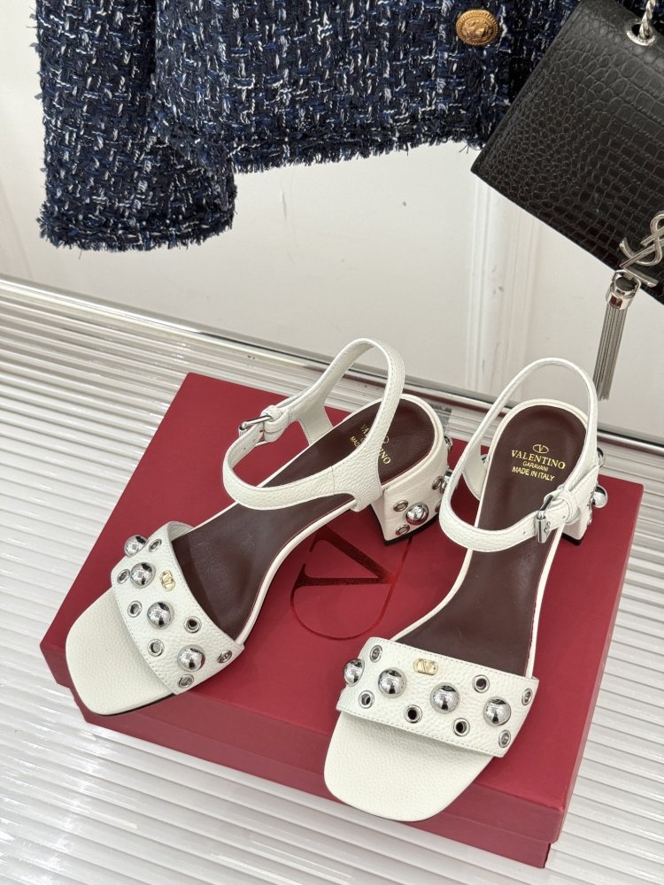 Босоножки фото 2