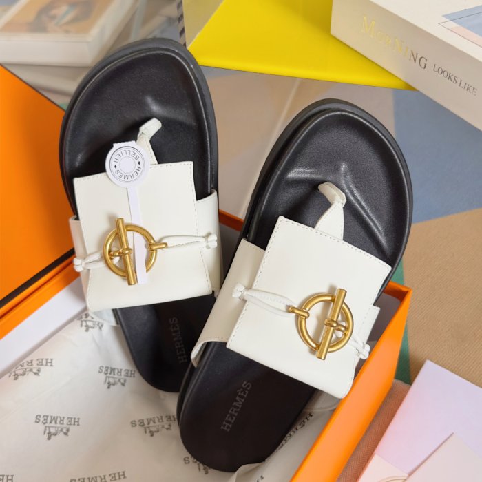 Шлепанцы женские фото 6